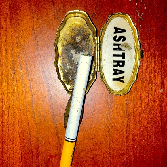 Portable ashtray - Picture 1 of 5